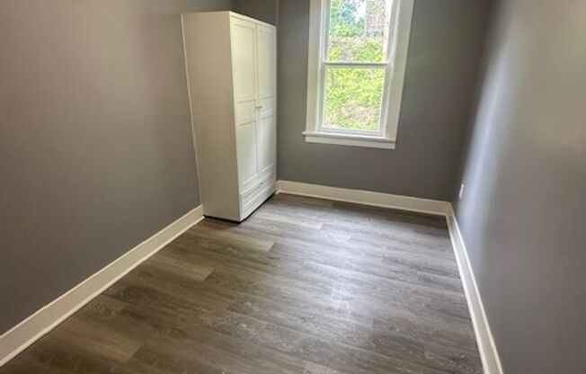 Beautifully Renovated 1-Bedroom Apartment on Frankstown Avenue – Modern & Bright!