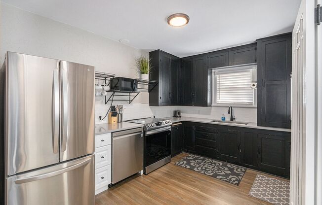 2 beds, 2 baths, $2,350, Unit 112