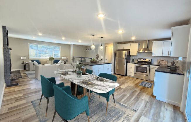 $3,100 - 3 Bed / 2 Bath Stunning and Modern Home in South Hill