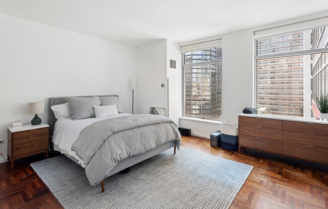 250 E 54 ST