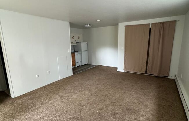 Studio, 1 bath, 565 sqft, $795, Unit 824-15