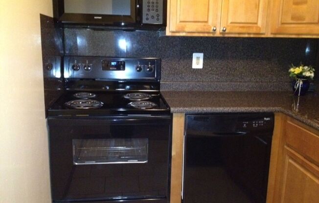1 bed, 1 bath, 625 sqft, $1,215, Unit G05