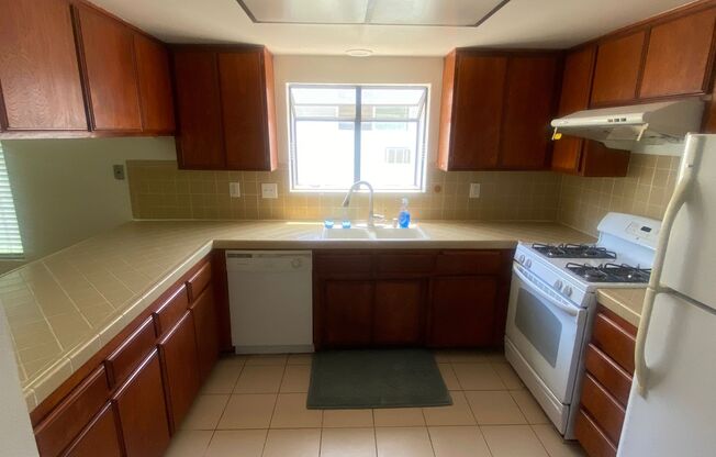 Renovated Townhome, Attached Garage, in Gated HOA Community *READ*