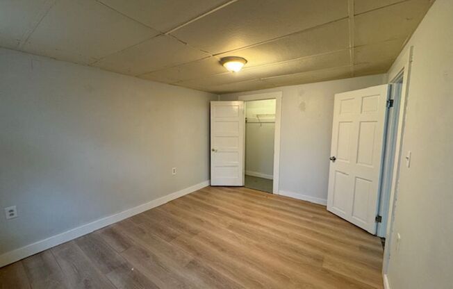 2 beds, 1 bath, $1,250, Unit Unit 9