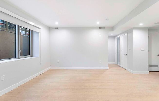 1 bed, 1 bath, 636 sqft, $2,425, Unit T-03