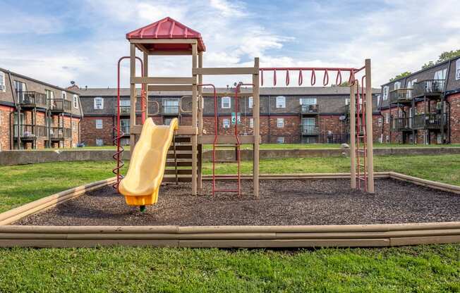 Throughbred Crossing - Playground