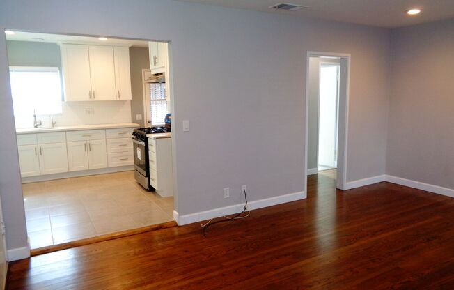 2 Bedroom 1 Bath Ground Floor Apartment for Rent in Whittier, w/ Garage and Central A/C