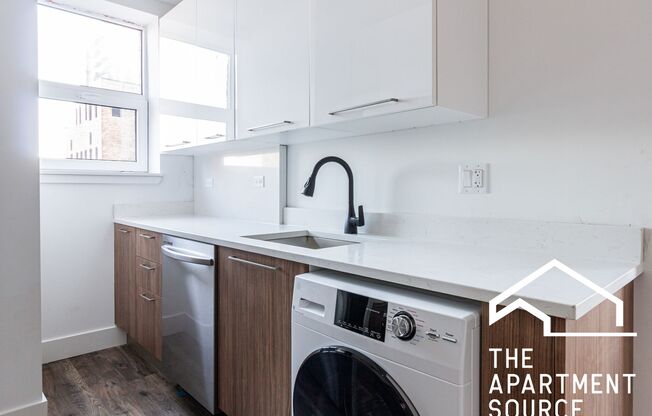 Gut-rehabbed one bedroom in Uptown!