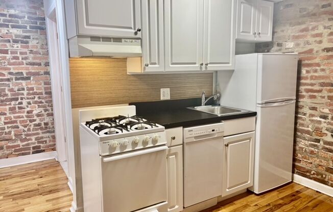 320 S 12th St