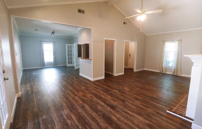 Welcome Home to 2112 Hinson #4 Little Rock, for rent - *Please read the full description*