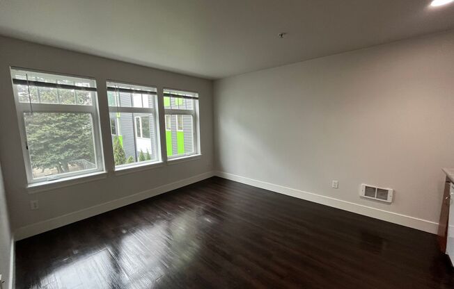 Studio, 1 bath, $1,195, Unit 310