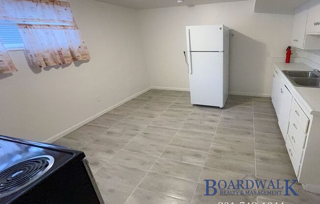 1 bed, 1 bath, 800 sqft, $1,099, Unit 3545 West Temple