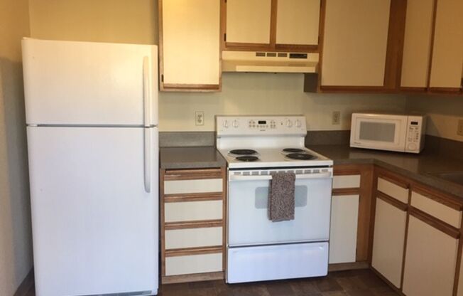 2 beds, 1 bath, 885 sqft, $1,495, Unit 111