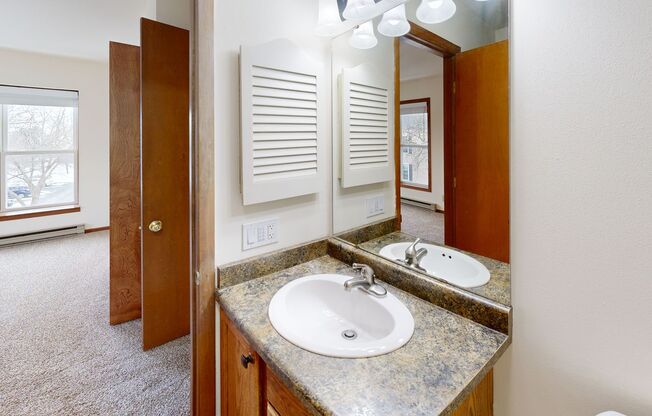 2 beds, 2 baths, 950 sqft, $1,725, Unit 7633CC