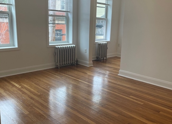 Studio, 1 bath, 999 sqft, $1,700, Unit 3