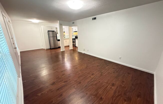 2 beds, 1 bath, 954 sqft, $1,705, Unit RRO-203