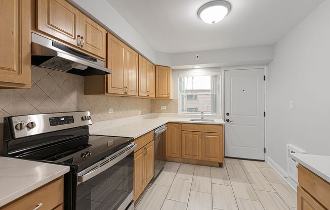 7630 - 38 N Eastlake Ter