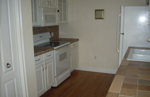 2 beds, 3 baths, $2,250