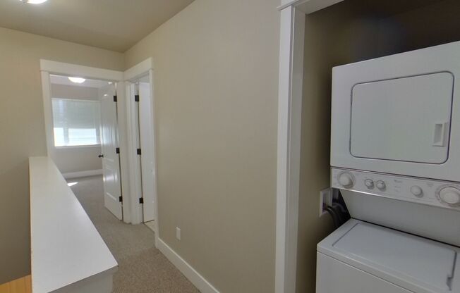 2 beds, 1.5 baths, $1,650, Unit 2