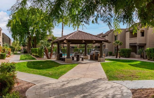 2 beds, 2 baths, 919 sqft, $1,675, Unit 1098