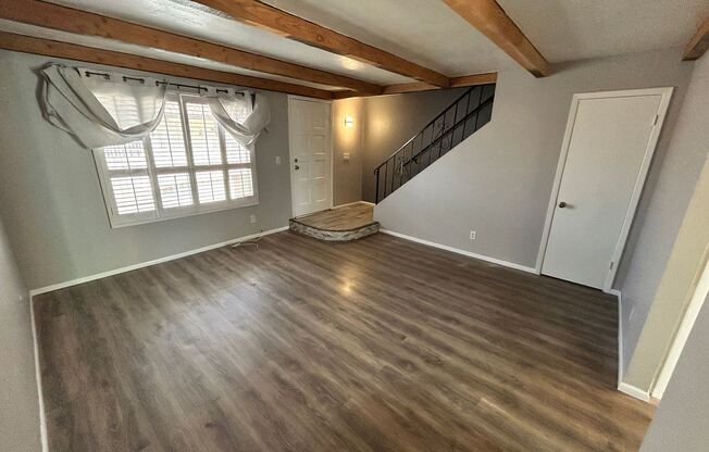 $500 OFF your 1st full month rent! 2Bm 2Ba townhome in the Heart of Phoenix