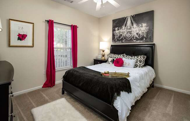 Bedroom with Ceiling Fan at Abberly Woods Apartment Homes, 28216