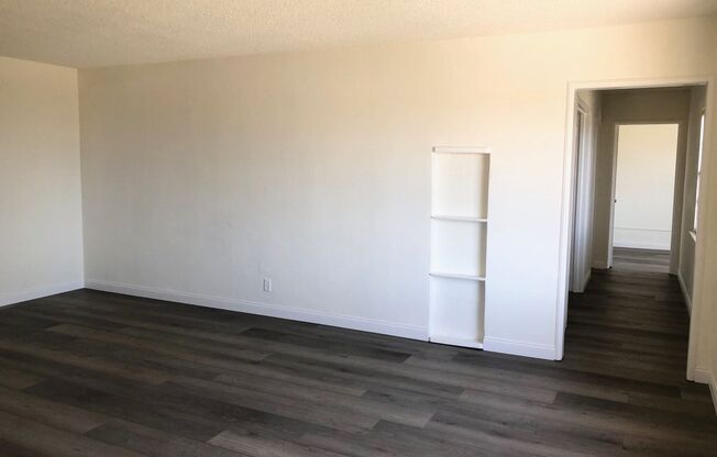 2 beds, 1 bath, $2,700, Unit 1209 Poli Street