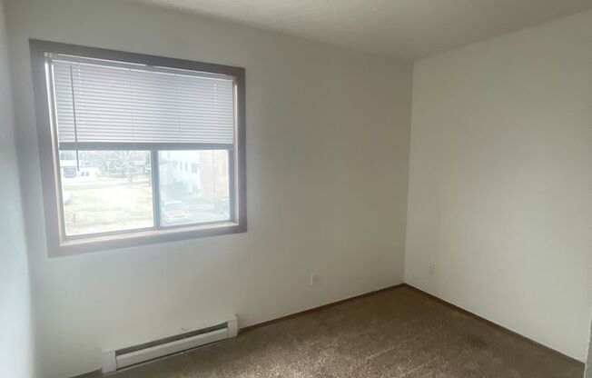 2 beds, 1 bath, 750 sqft, $800, Unit 1206-10