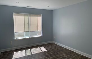 2 beds, 1 bath, 950 sqft, $1,495, Unit Unit B