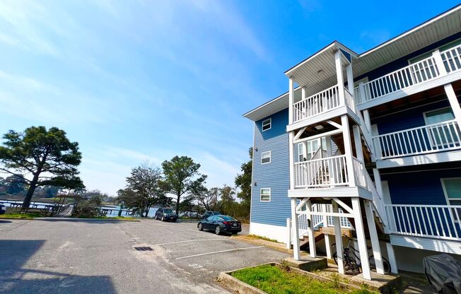 2 beds, 2 baths, 950 sqft, $1,705, Unit 2107-10