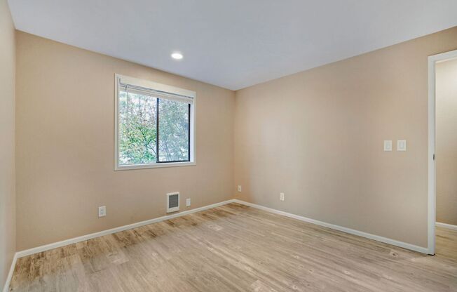 3 beds, 2 baths, $2,545, Unit # F1