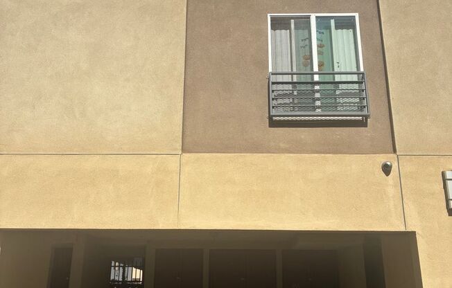2 beds, 1.5 baths, 840 sqft, $2,650, Unit 105