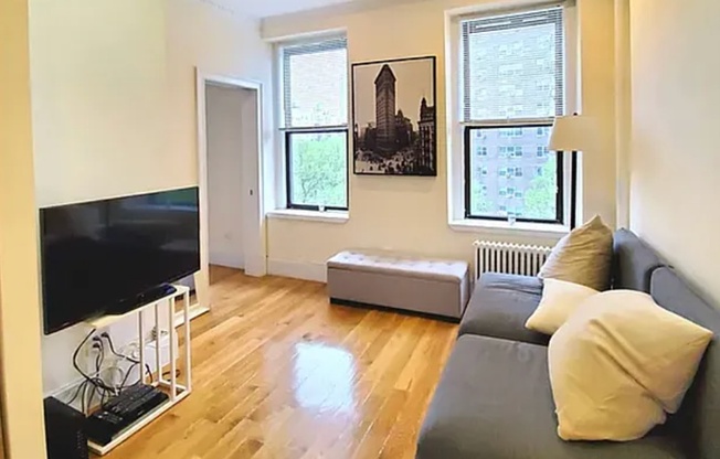 2 beds, 1 bath, $4,486, Unit 6-B