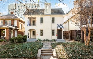 3 Bedroom, 1 Bath Duplex in University Place!