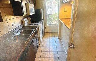 2 beds, 1 bath, $1,050