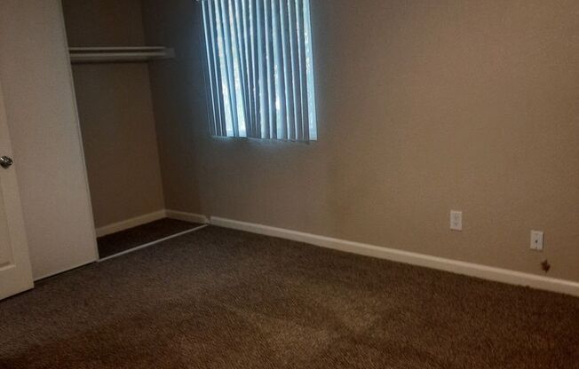 2 beds, 1 bath, 760 sqft, $1,289, Unit 205