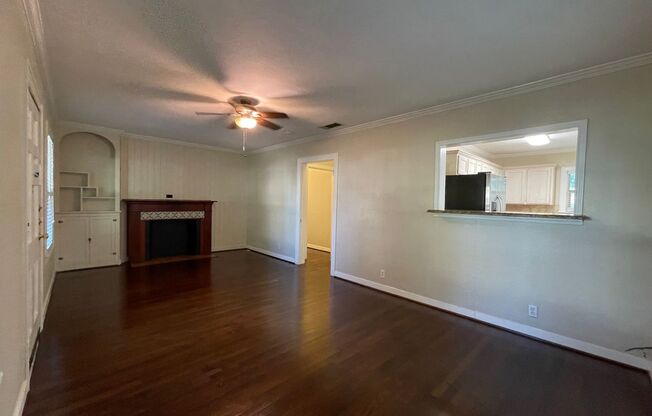 AVAILABLE NOW - 2 Bedroom 2 Bath Home in Fort Worth's Cultural District