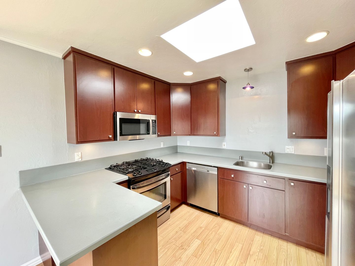 Bernal Hts. Spacious, Beautiful, Remodeled 3BR/2BA Home with Amazing Views, Deck!  PROGRESSIVE!