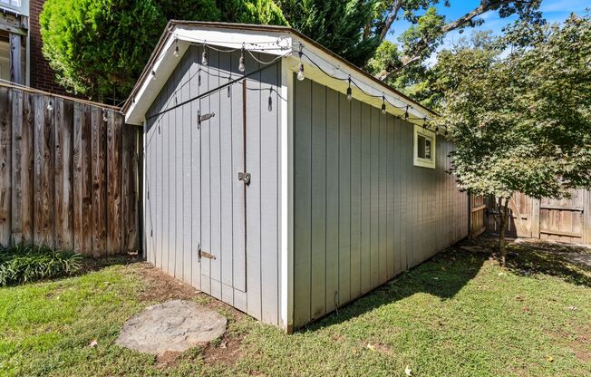 3 beds, 2.5 baths, $5,228