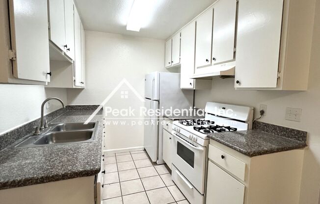 2 beds, 1 bath, $1,425, Unit #4