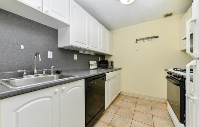 2 beds, 1.5 baths, 769 sqft, $3,000, Unit 612