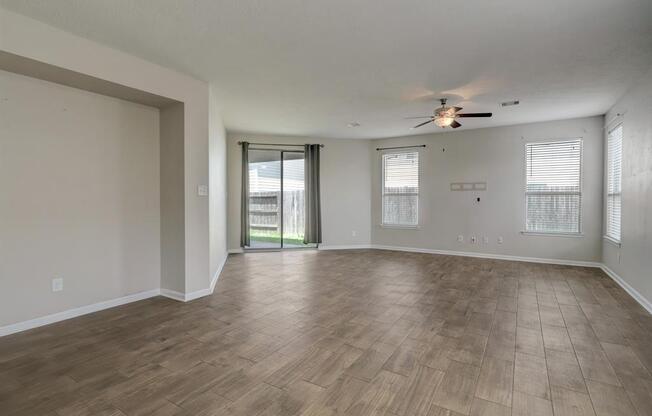 10527 KENTINGTON OAK DR