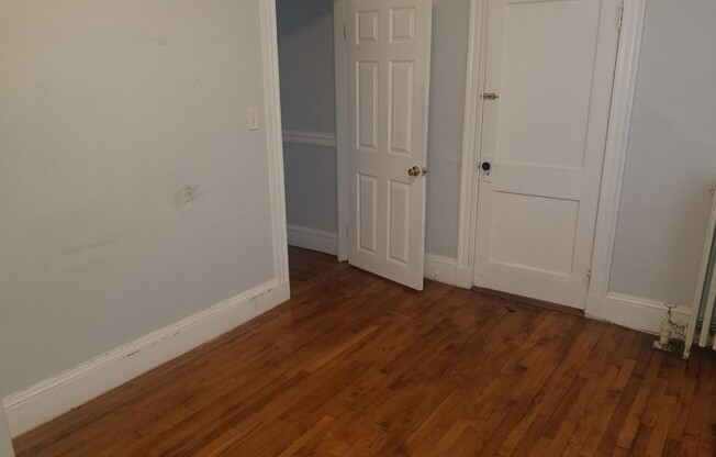 3 beds, 1 bath, 1,250 sqft, $2,900, Unit Unit 2