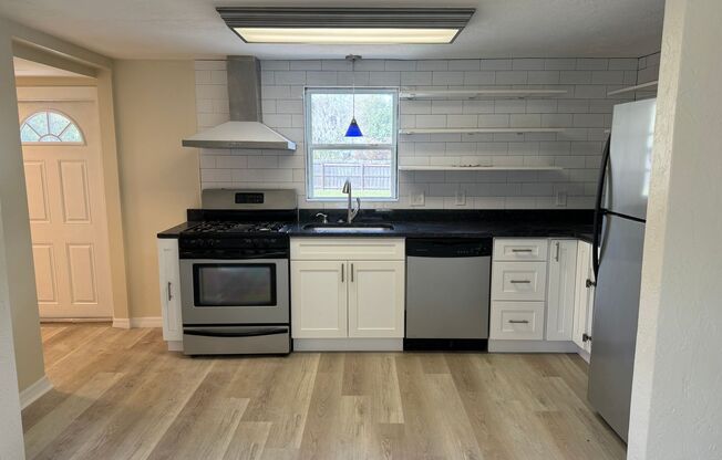 Remodeled 3/2 in the Heart of Gainesville!