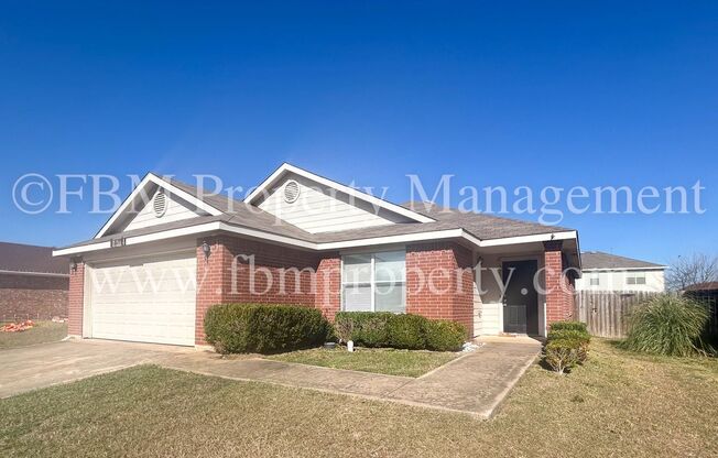 2202 Natchez - 3 bedroom, 2 bathroom brick home in Ennis, Tx!