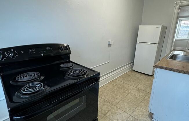 1 bed, 1 bath, $925, Unit 3rd Floor