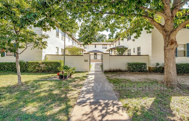 3419 S University Drive