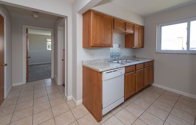 1 bed, 1 bath, $825, Unit UNIT 4