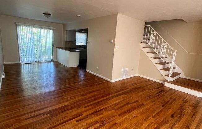 3 beds, 1.5 baths, 1,400 sqft, $1,600, Unit 2547