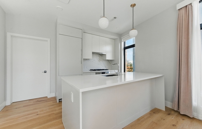 2 beds, 2 baths, 946 sqft, $4,500, Unit 524